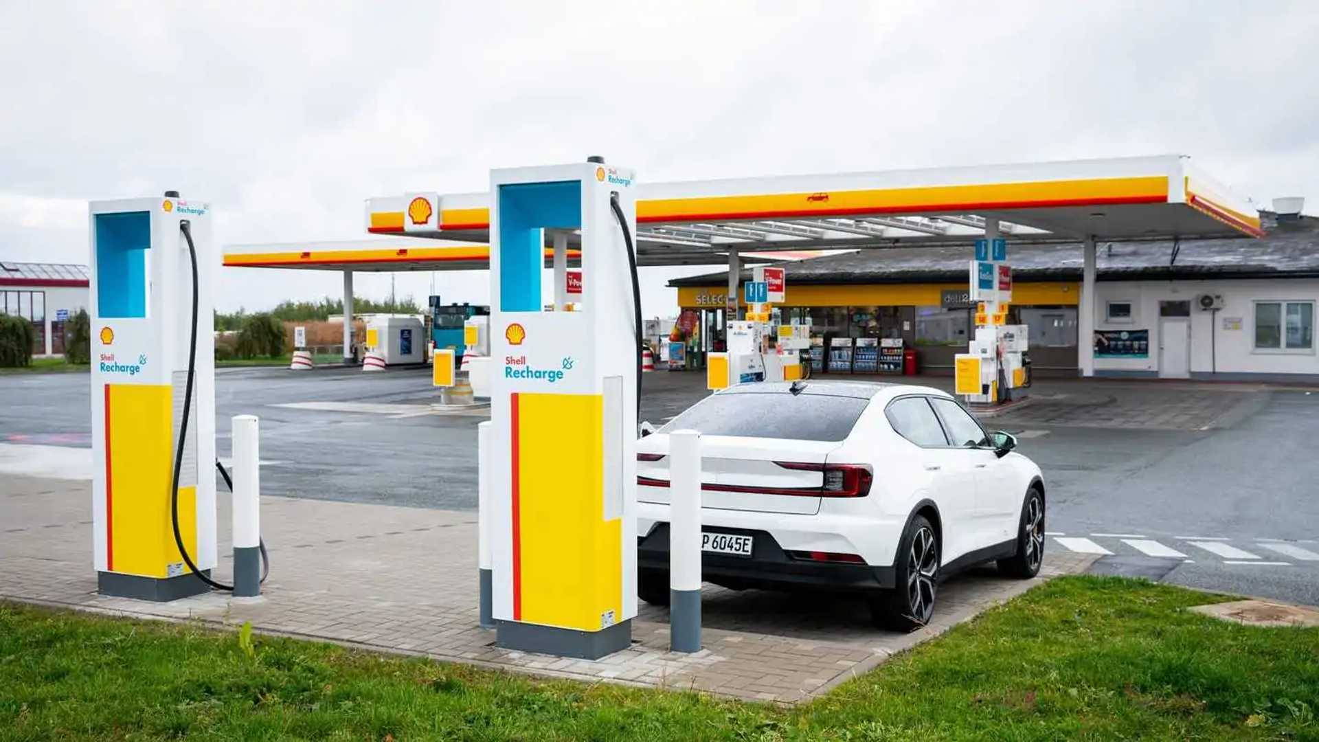 Shell cerrará 1.000 gasolineras para centrarse en la carga de vehículos eléctricos