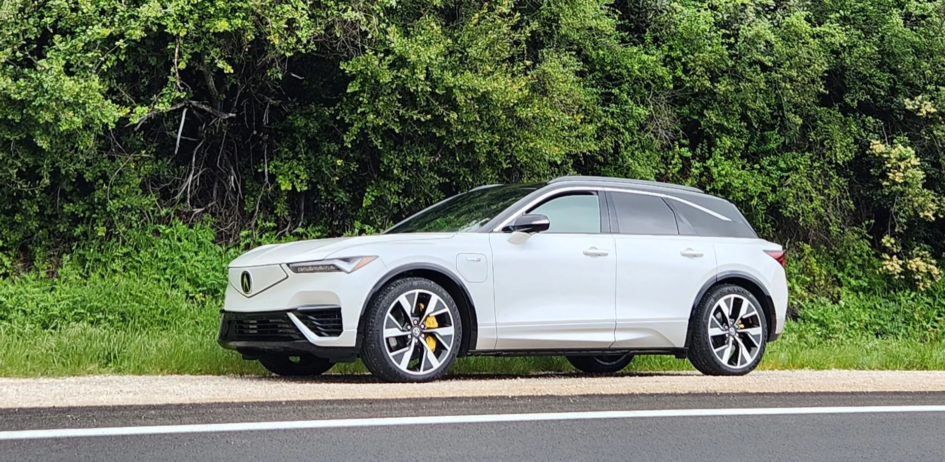 El Acura ZDX 2024 es retirado del mercado por un software program que corta la potencia de frenado