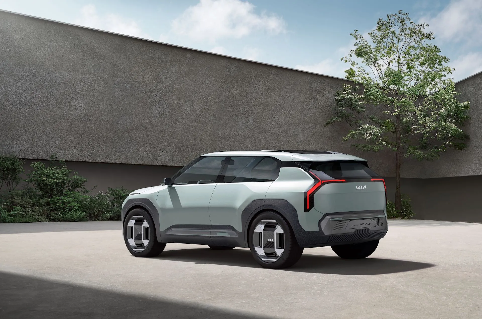 Producción de Rivian R2, fecha de debut de Kia EV3, Eli Zero: As we speak’s Automobile Information