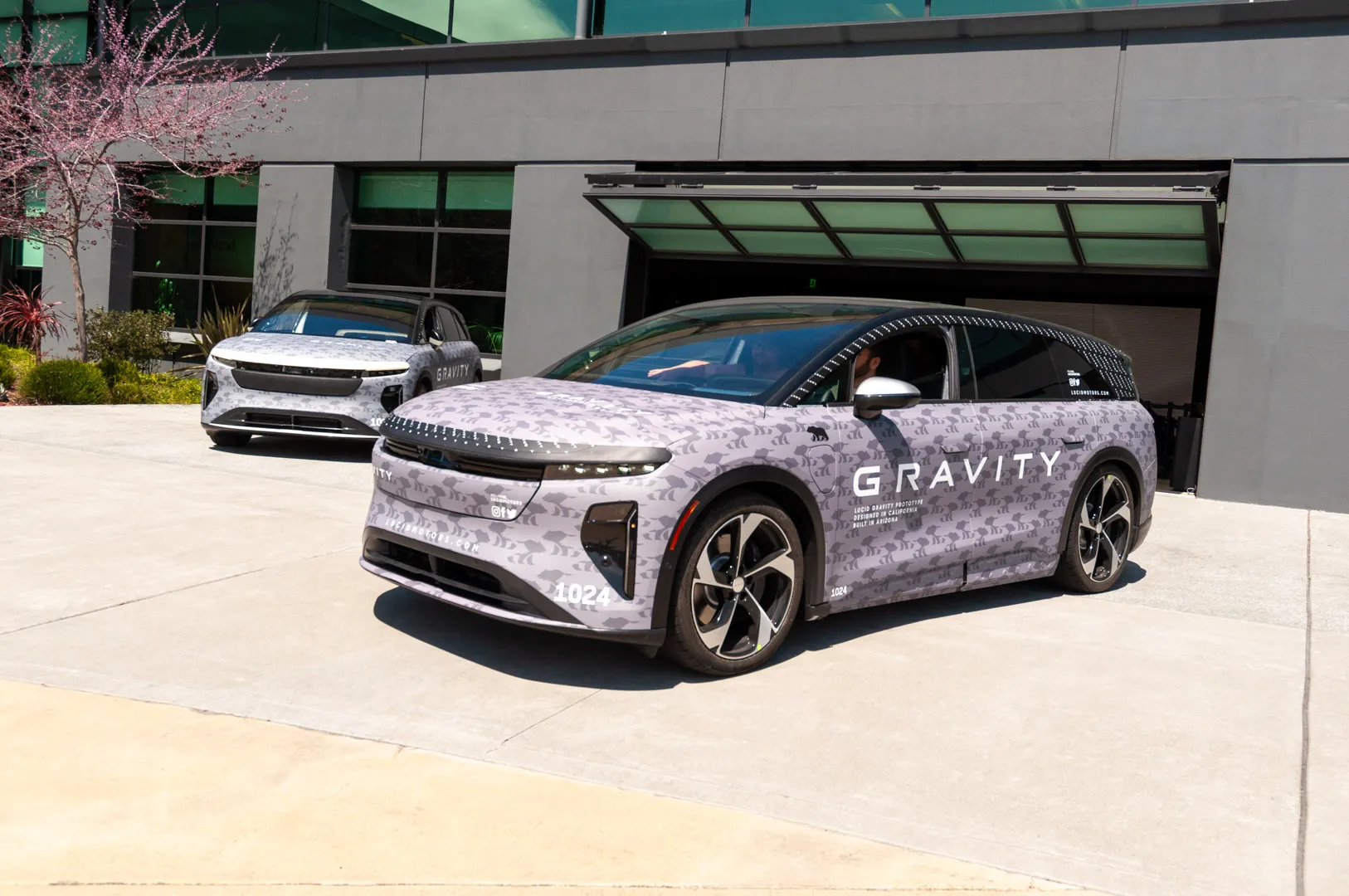 Prototipo Lucid Gravity, planes de hidrógeno de Toyota, ventas de vehículos eléctricos en California: As we speak’s Automobile Information