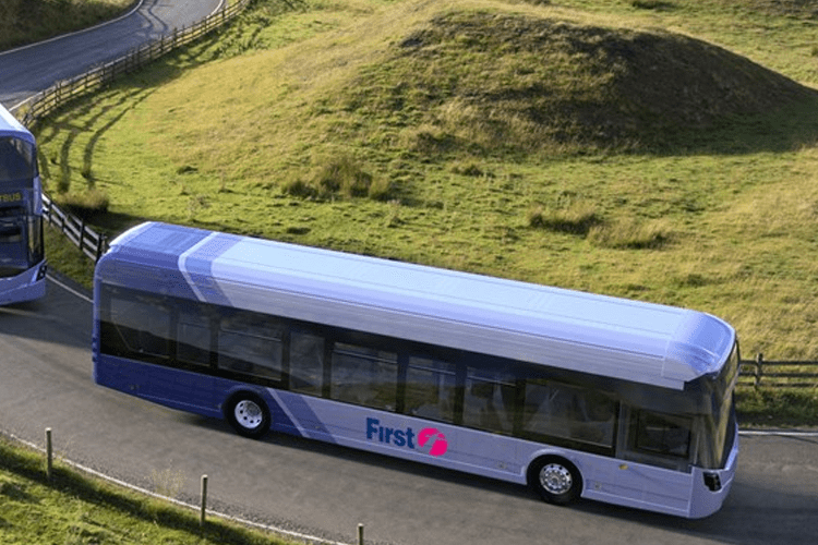 Primer autobús para ampliar la flota de autobuses eléctricos de Leeds