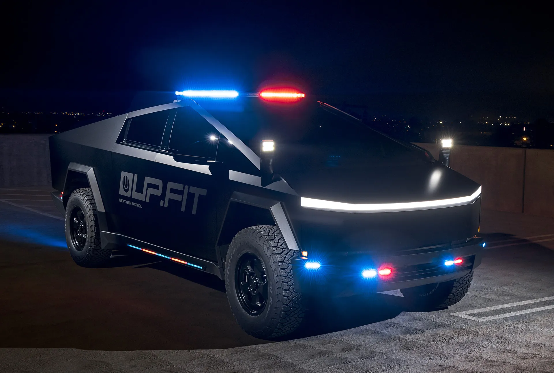 El Tesla Cybertruck se presenta para cumplir funciones policiales en California