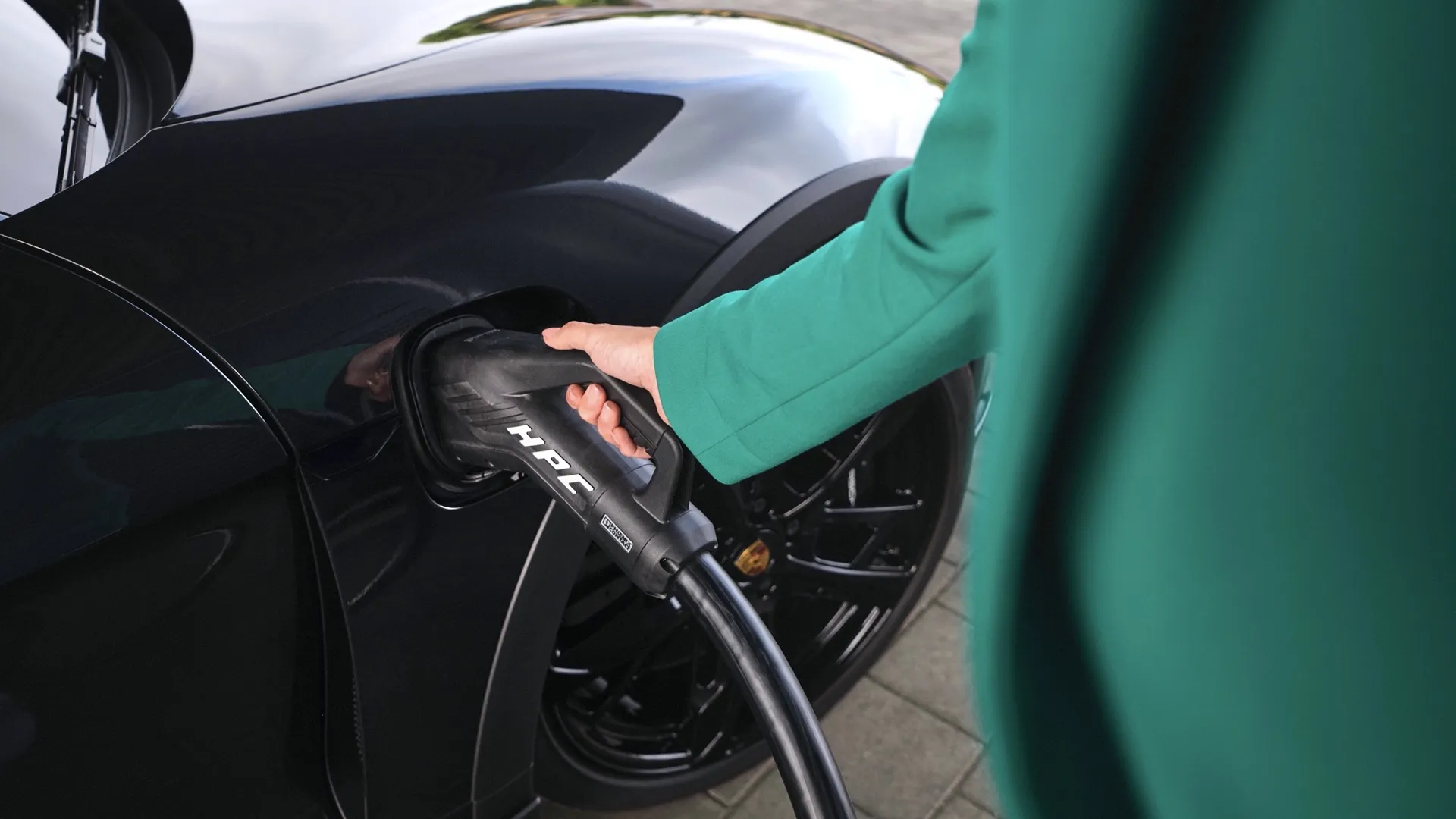 ¿En qué lugares de EE. UU. los vehículos eléctricos ahorran más dinero en flamable que la gasolina?