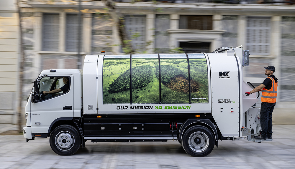 Vehículos eléctricos cargados | FUSO Europe recibe un pedido de dos ciudades griegas de 89 camiones eléctricos para la recogida de residuos