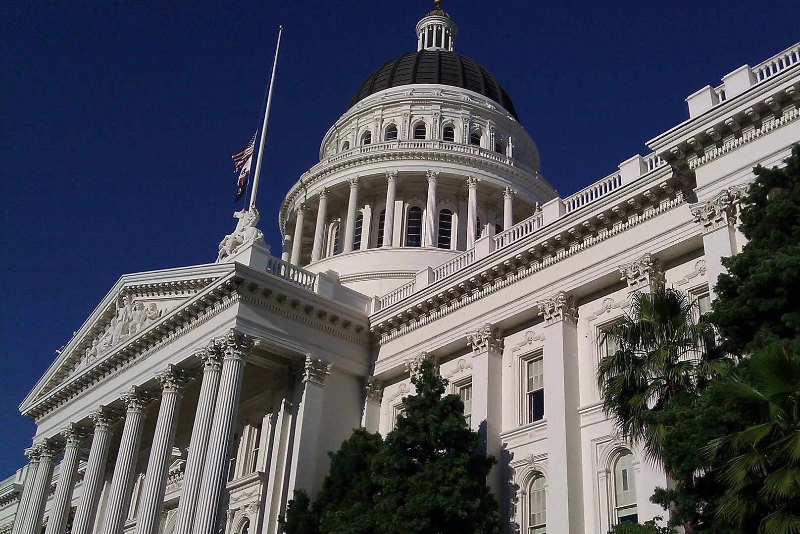 California obtiene un nuevo programa de subsidios para vehículos eléctricos para hogares de bajos ingresos