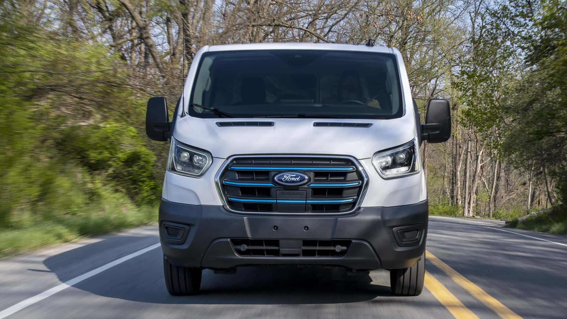 La Ford E-Transit 2025 cuesta lo mismo que la versión de gasolina