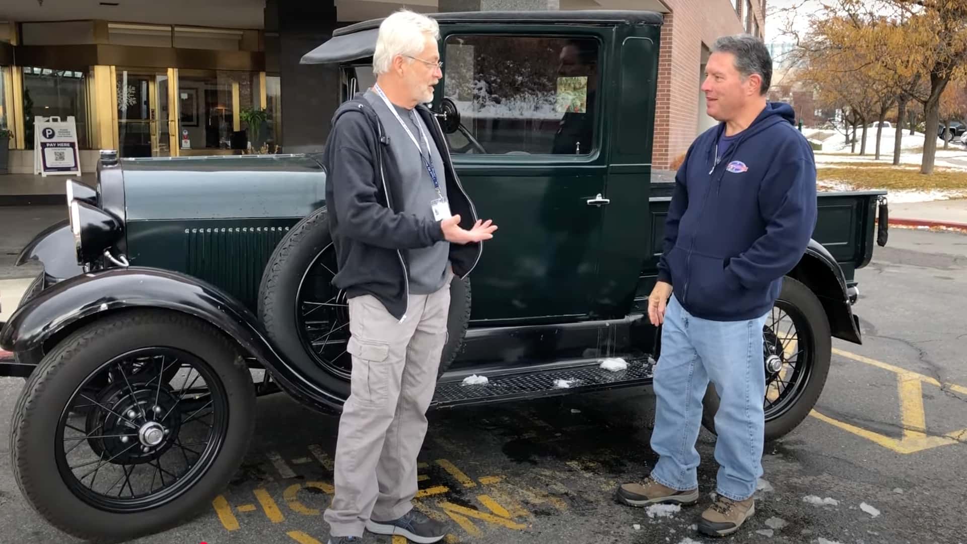 La camioneta Ford Modelo A de 1928 intercambiada con vehículos eléctricos es una camioneta eléctrica prohibida